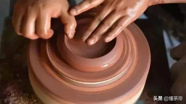 怎样鉴别紫砂壶泥料是否纯正呢,如何鉴别紫砂壶泥料真假