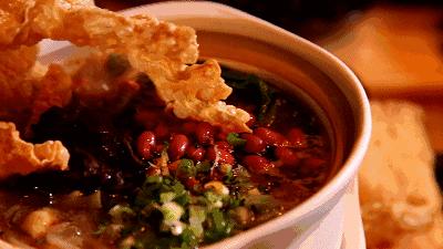 胆敢与口罩争宠！螺蛳粉，你到底牛X个啥？