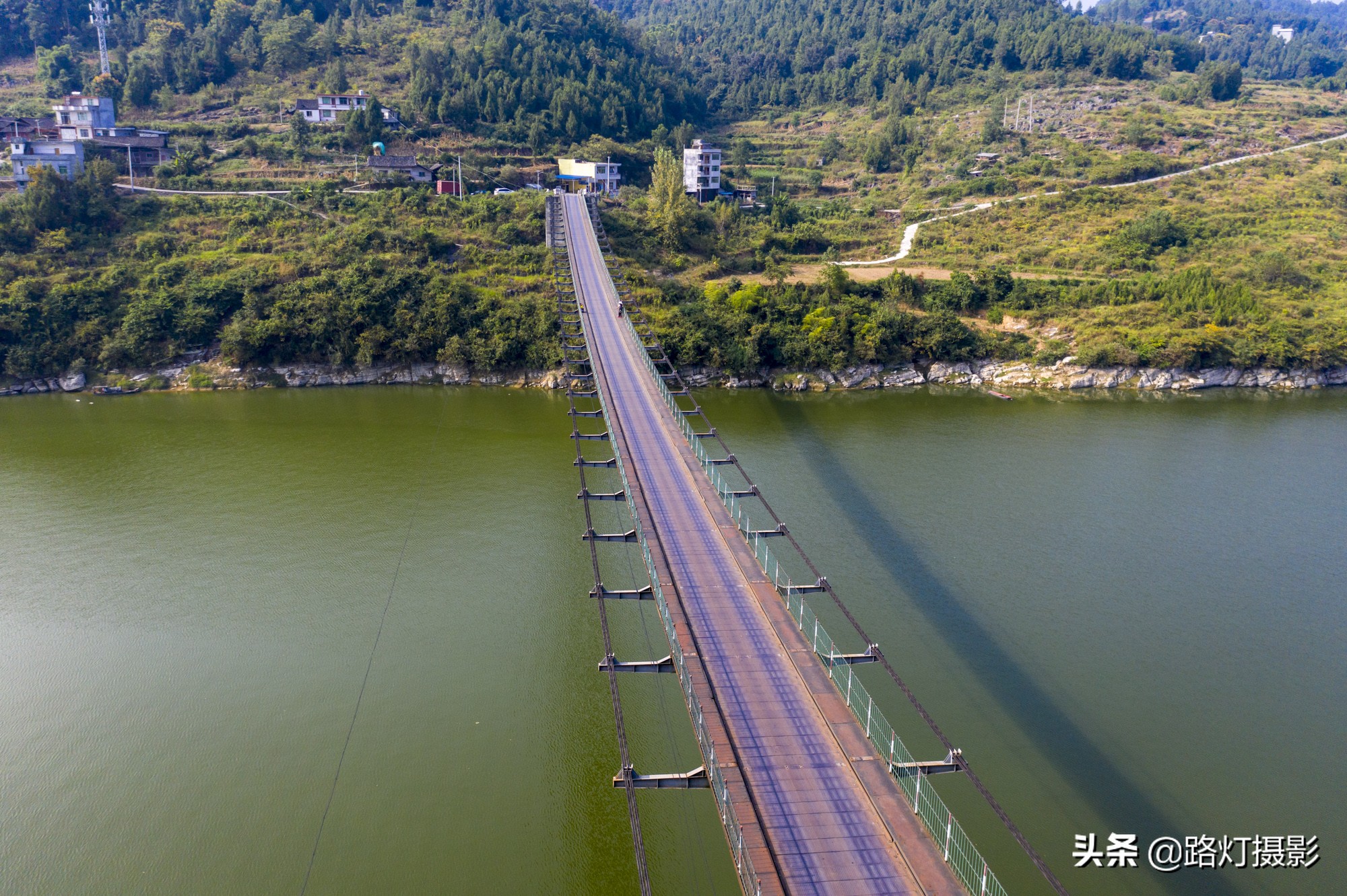 贵州地无三尺平下一句,贵州地无三尺平的介绍