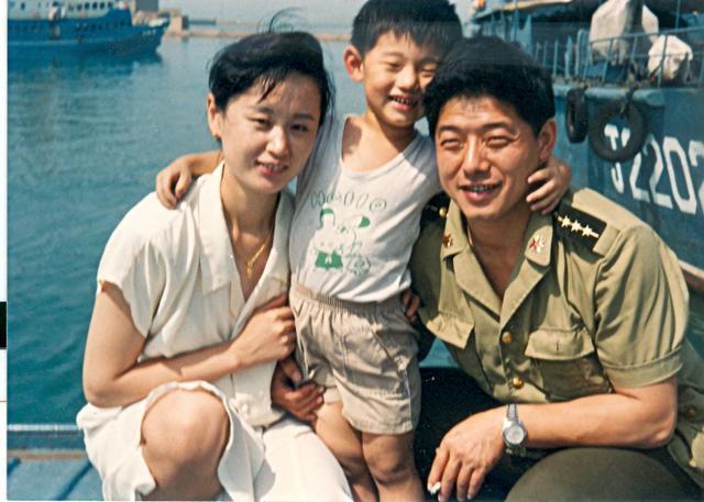 乒乓球跌落神坛,张继科从低谷里崛起