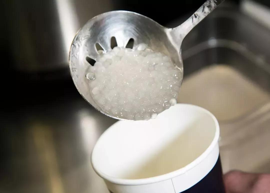 会喷火的“炙烤奶茶”来台州了，敲碎了更好喝！