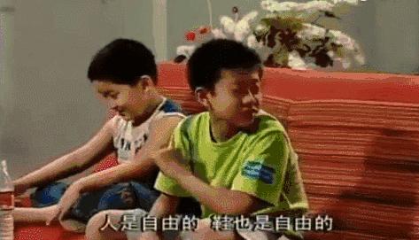 朱一龙惊艳神图氛围感,朱一龙之前春晚的全白色服装图文