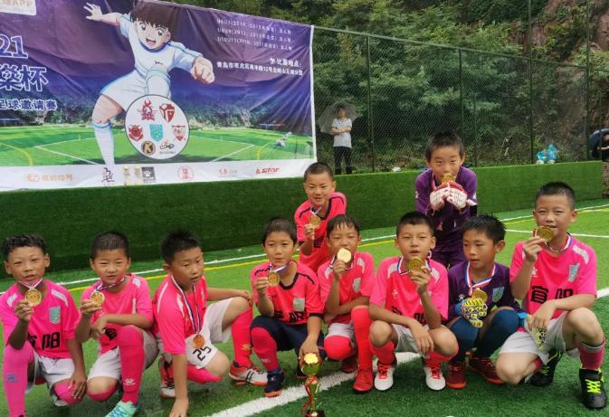 昔日岛城才俊梁明率青岛宜阳路小学加冕“双冠王”