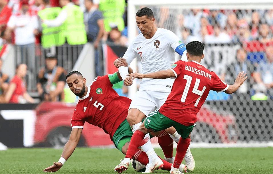 c罗葡萄牙白色长袖球衣,C罗为什么总穿长袖球衣