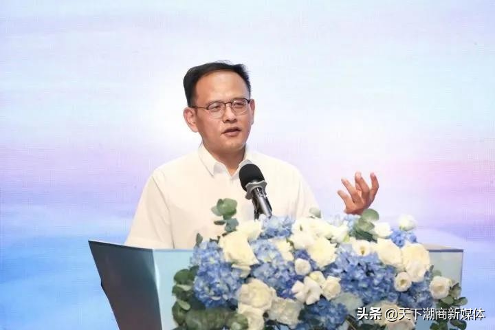 这位潮商被称为“IT界元老”，近日公司宣布要做“元宇宙”游戏