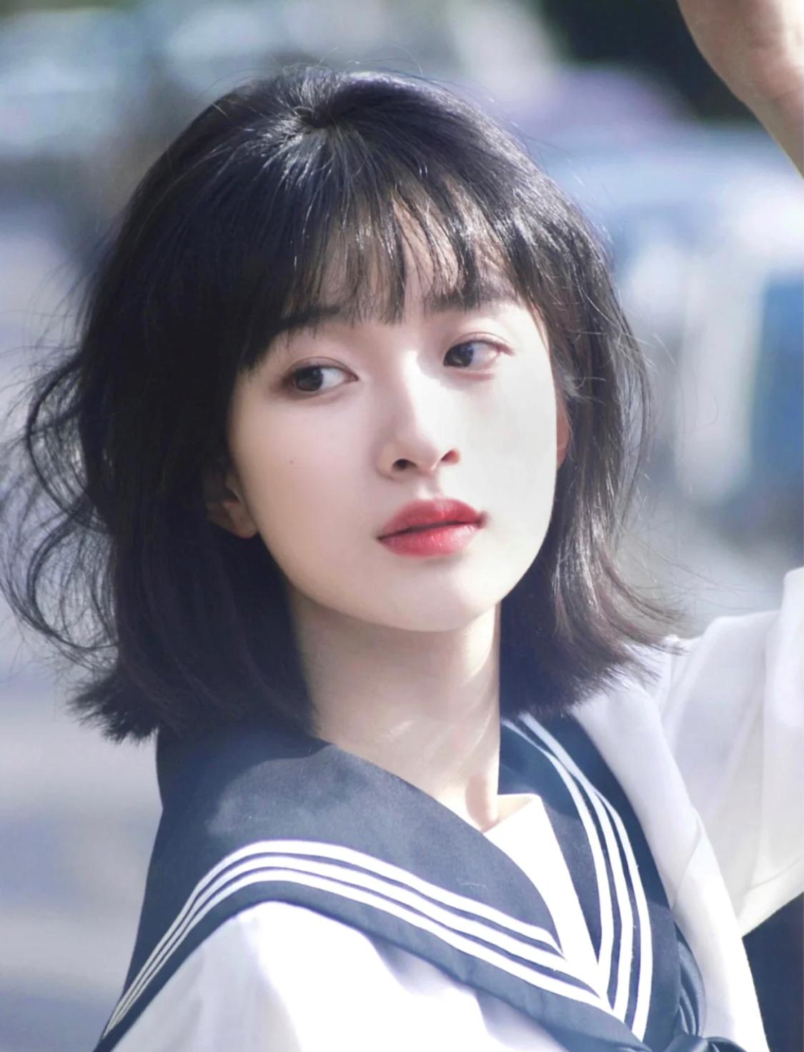 圆脸适合什么短发好看又显年轻,减龄又洋气适合大圆脸的短发