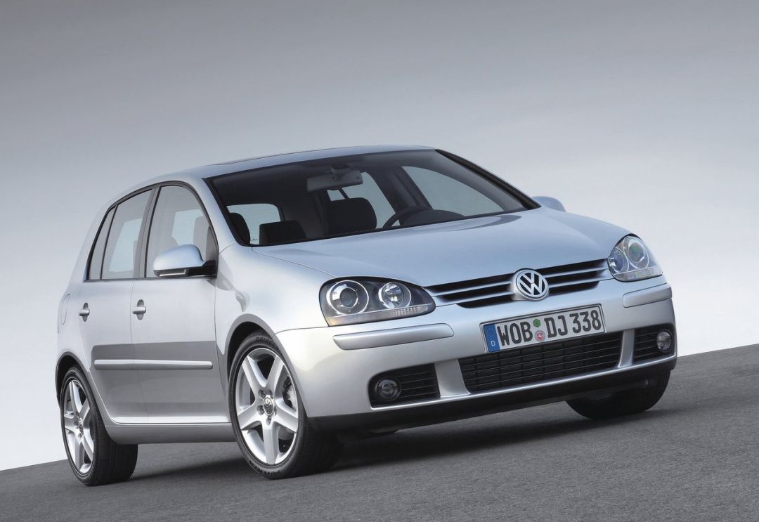 高尔夫7和高尔夫8,8代高尔夫比7代高尔夫窄