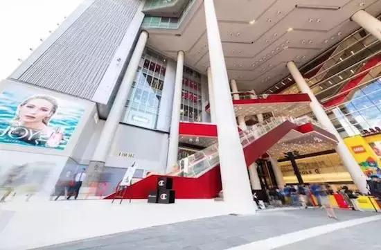 购物中心吸引人的特色,最有特色的购物中心大厅