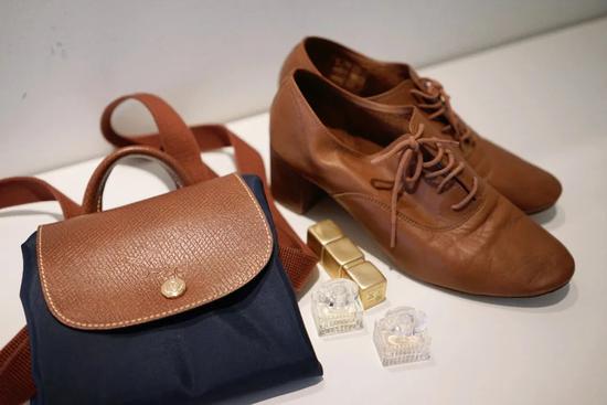 你以为1万块的迪奥很好穿?真的没有