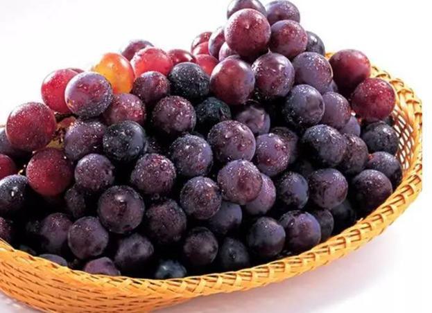 自制葡萄酒9岁以上的儿童能喝吗,自制葡萄酒上面一层白霉怎么处理