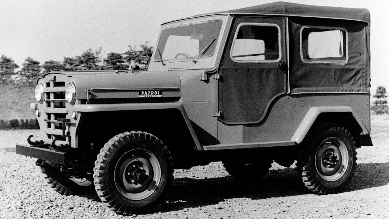 日产途乐vs丰田陆巡越野视频,日产途乐和丰田陆巡哪一款车更大