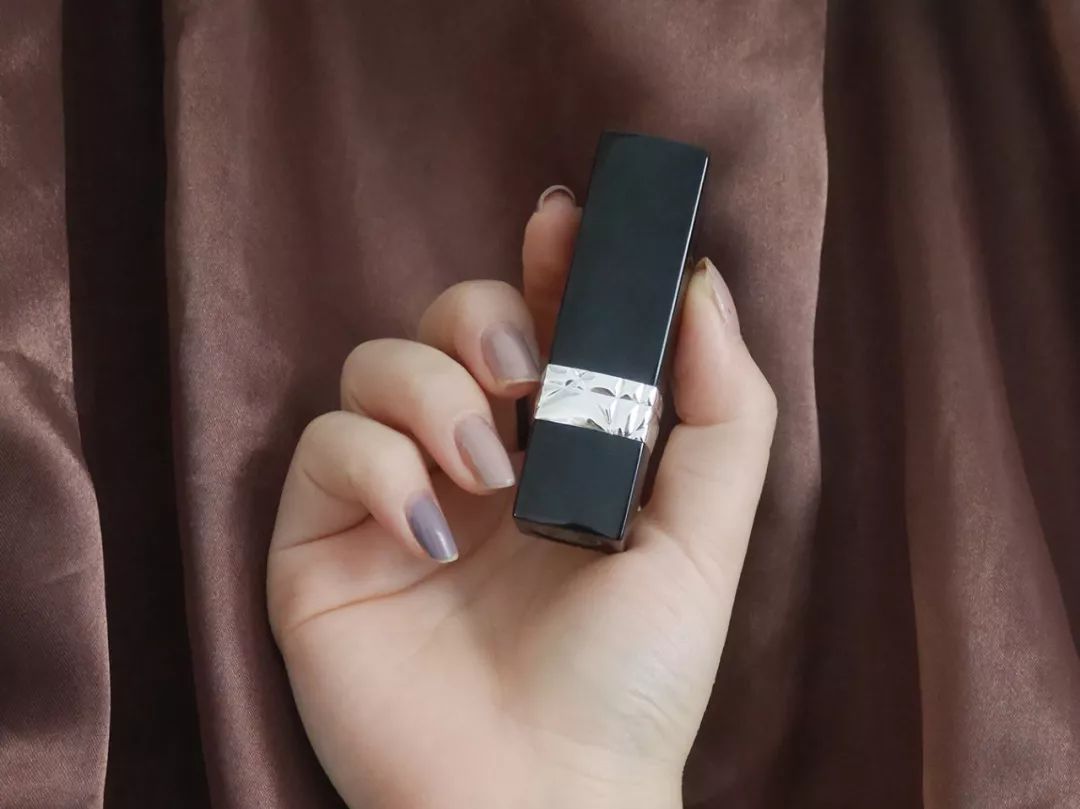 跟着“口红一哥”李佳琦下的单,翻车是常有的事,理智购物要紧记