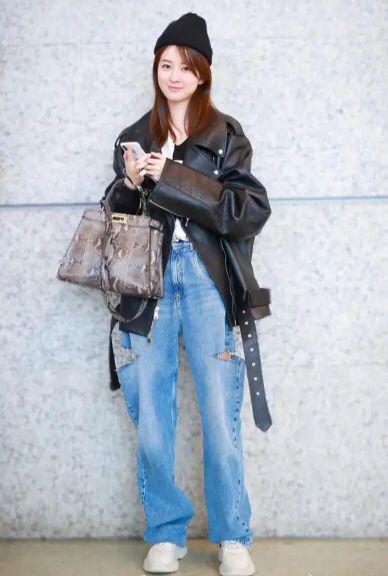 乔欣白衬衣搭配牛仔裤,乔欣白色衬衫搭牛仔裤