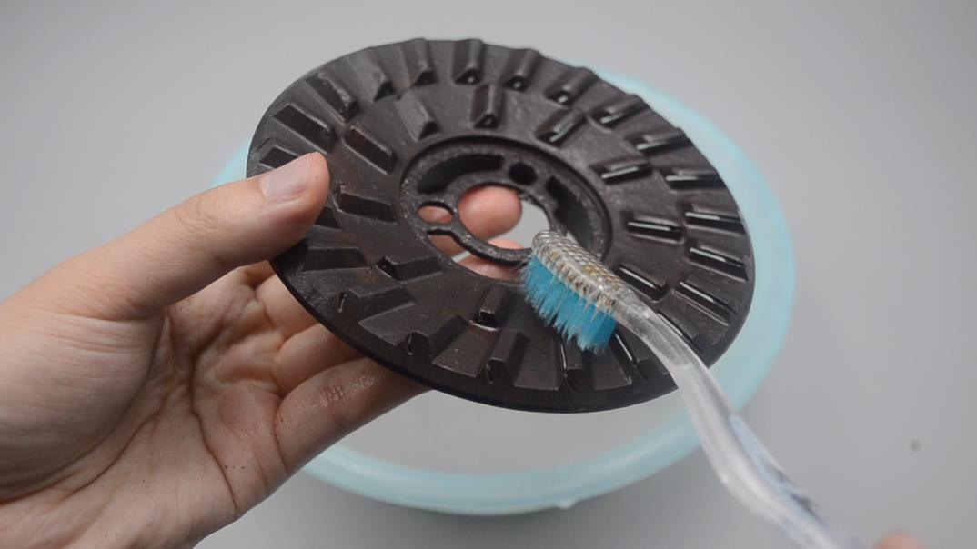 猛火燃气灶出火不均,燃气灶出火小打理方法