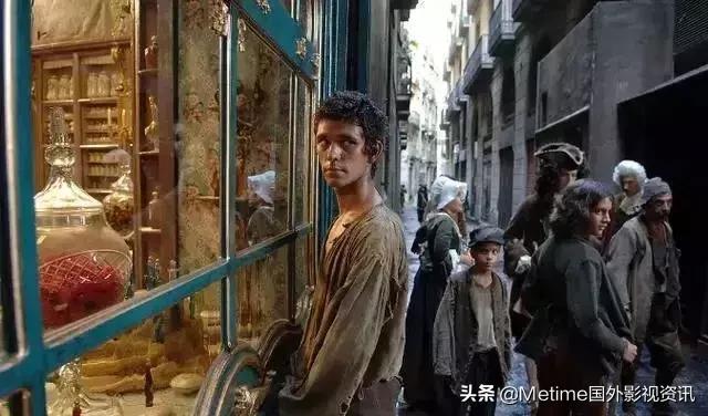 这是一部有味道的电影,资本主义的肮脏恶臭却开出了纯粹的爱之花