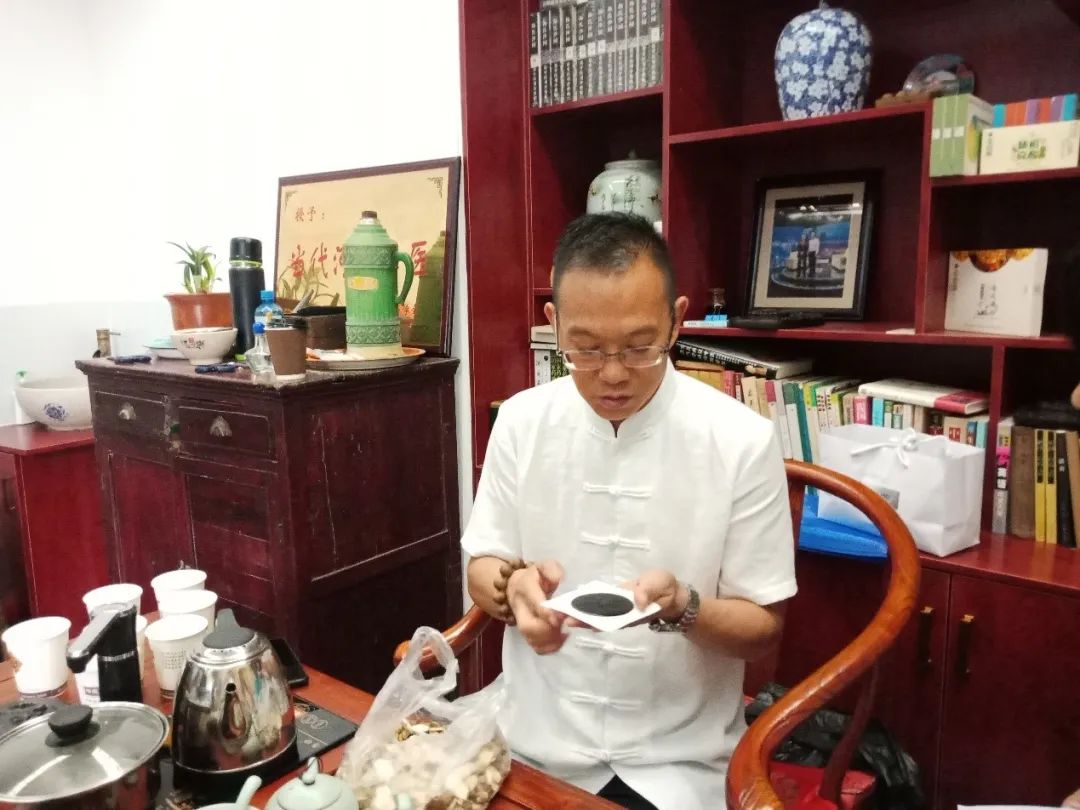 药香扑鼻医者仁心|调研队寻访洛阳杨氏沙园膏药传承人百国文