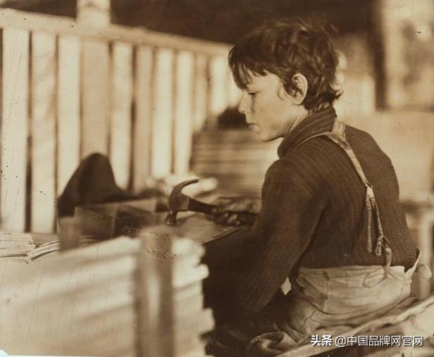 30欧元创办的家庭作坊到世界第三服装巨头，zara为什么这么好看？