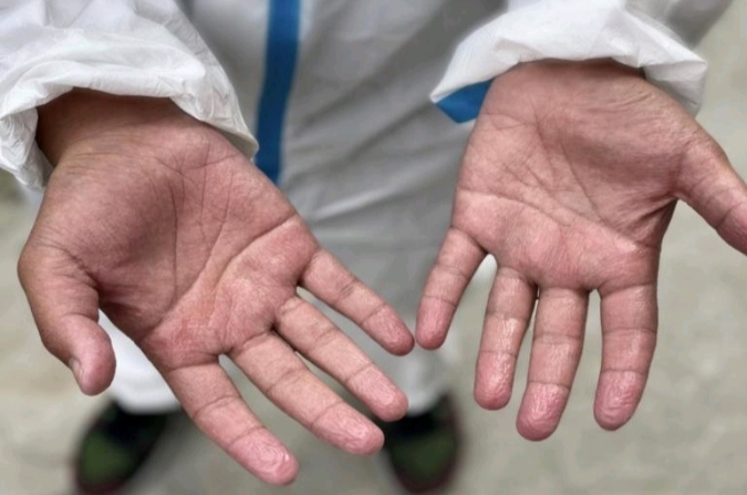 河南中牟：“怡馨”消杀防疫情志愿服务暖人心