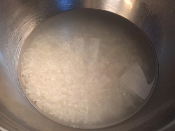 熬粥不沉底的秘诀,熬粥不糊锅解决方法