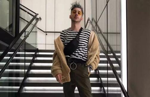 郭敬明为何叫小金人,郭敬明穿大衣完整视频