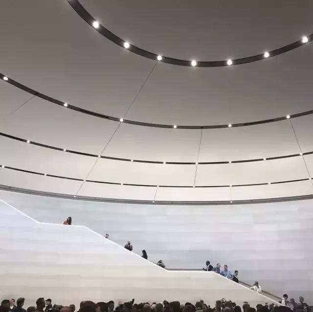 别人的办公室总是不会让我失望！这里工作太爽了