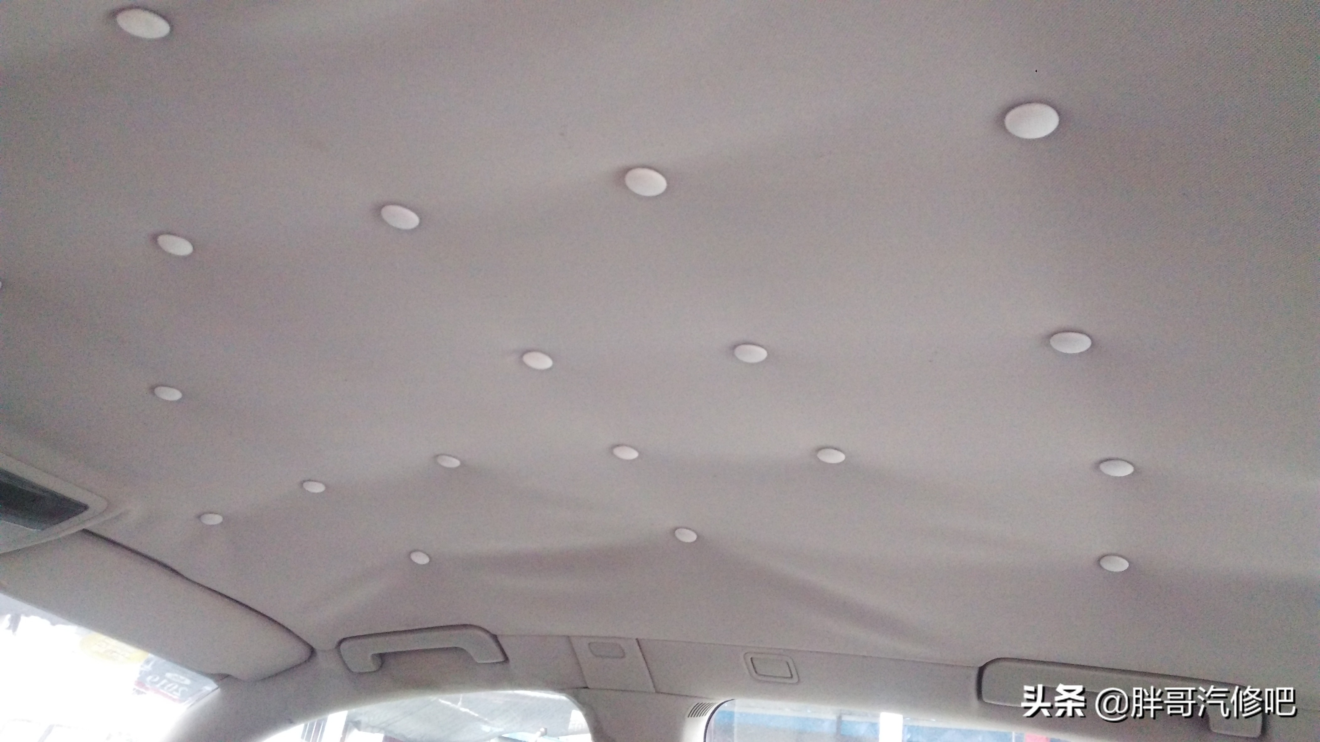 汽车顶棚布脱落修复小妙招,汽车顶棚布脱落处理方法