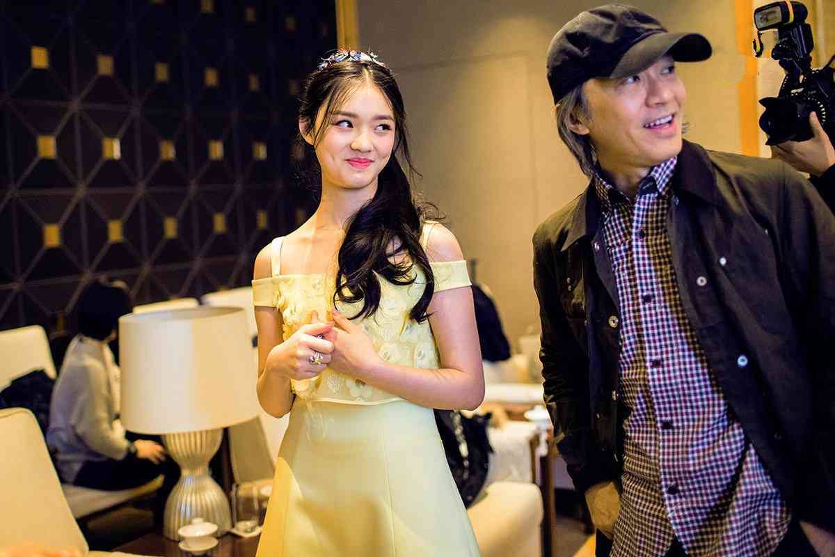 央视MV曝明星背后“推手”：佟丽娅的是陈思诚，林允的是周星驰