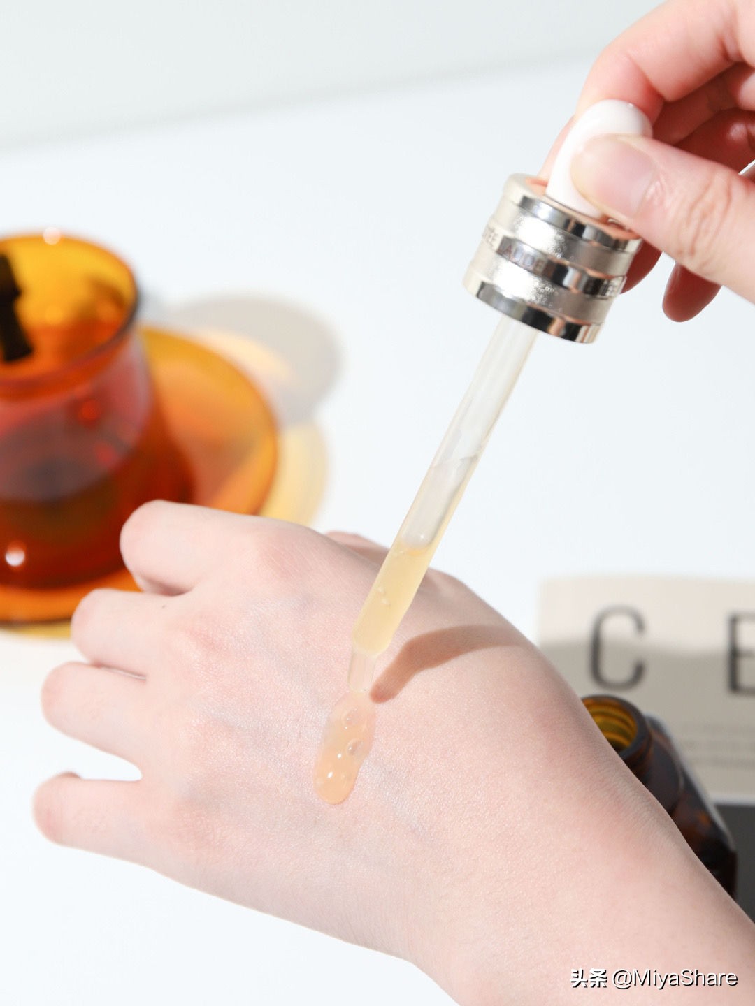 紧致焕颜精华小棕瓶测评,抗皱保湿小绿瓶精华