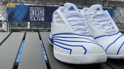 麦迪5代球上脚,麦迪四代复刻过程