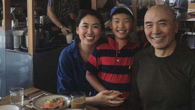 郎平女儿与父亲合影,郎平三个女儿简介