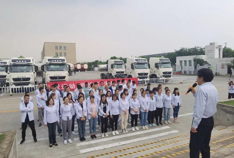 豪沃th7危化品牵引车,豪沃t7h燃气版危化品牵引车