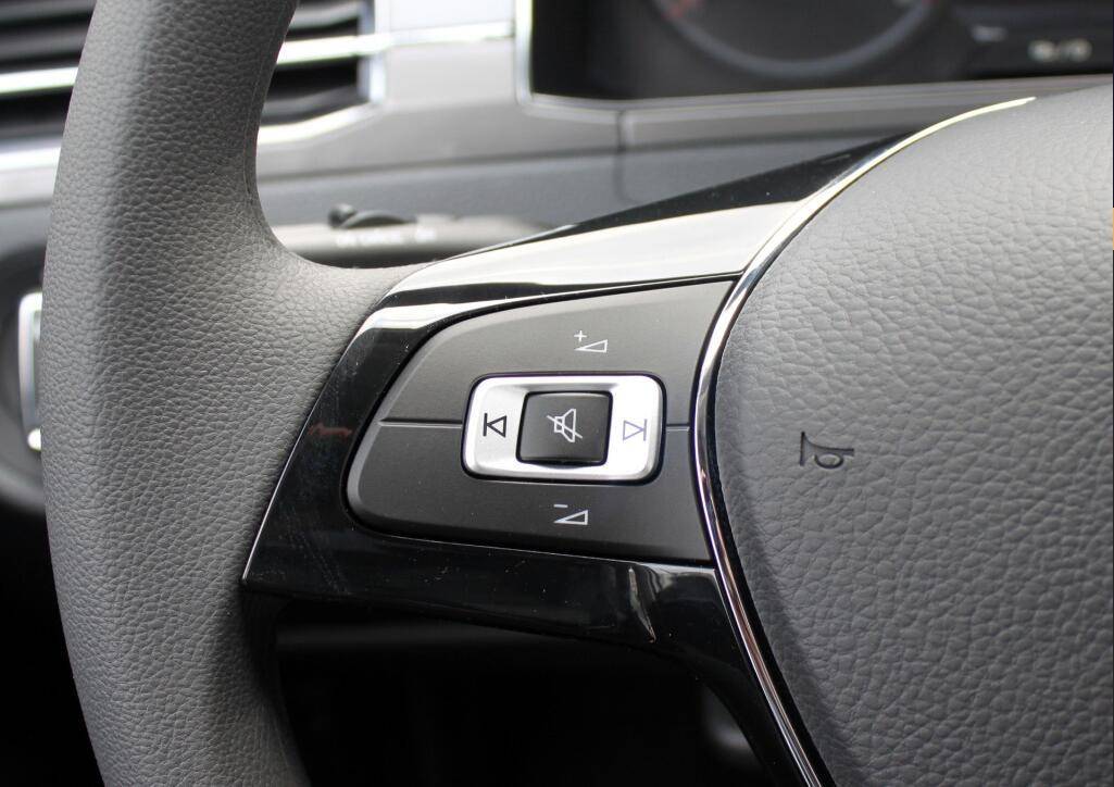 2019款桑塔纳测评，1.5L+6AT经济省油，家用代步首选