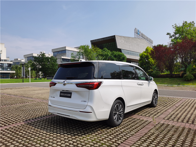 别克gl8和传祺gm8哪个舒服,奔驰v260和别克gl8哪个舒服