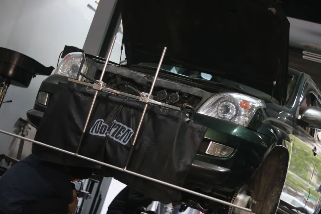 经典老车丰田lc90翻新复活,老款普拉多120翻新