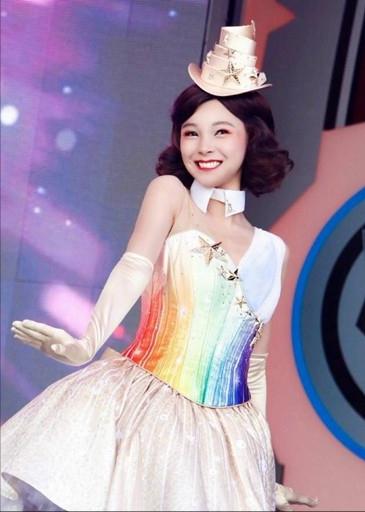 蔡正杰被偶遇在三里屯做收银员,蔡正杰在三里屯做收银员