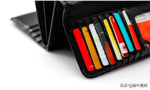 信用卡额度12000最低还款多少,工商信用卡最低还款可用额度为零