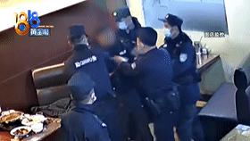 四瓶白酒一箱啤酒,一箱四瓶的酒鬼酒