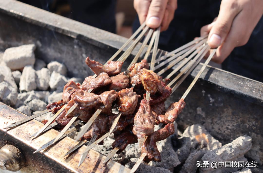 被热搜“独宠”的陕西科大，一天之内三连击！学生称，不下来才好