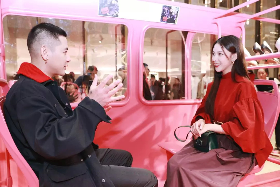 我抓住了一位资深柜员，道出了如何让你掏钱买包的秘密