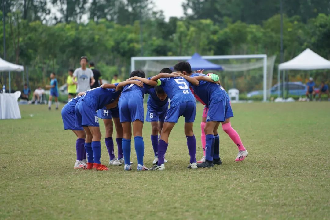 幸运星勇夺“攀翼群英荟•青少年足球挑战赛”3组别冠军