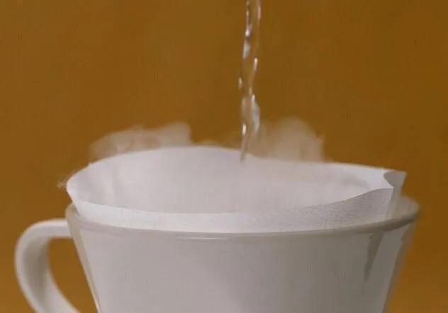 中年人早晨喝温水还是喝蜂蜜水,晨起空腹喝蜂蜜水会得糖尿病吗