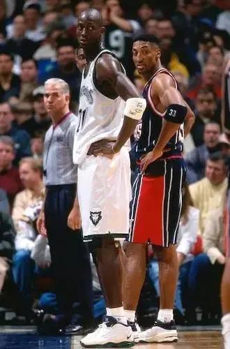 狼王加内特穿过的球鞋,球鞋加内特