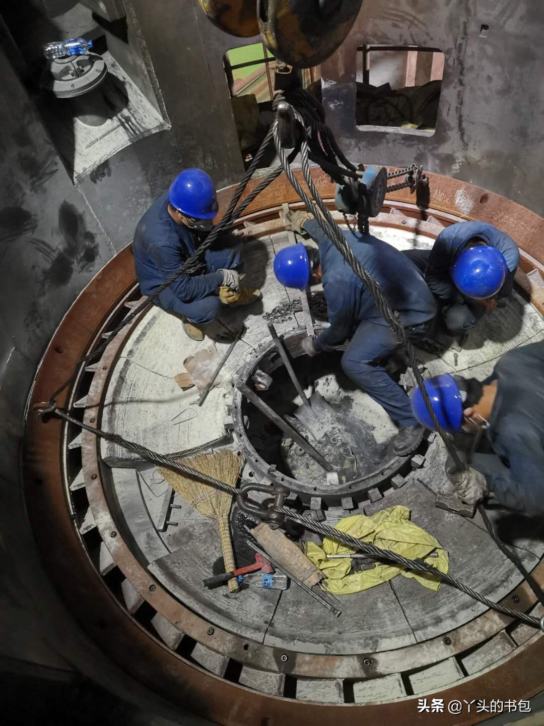 电厂工作人员辛苦了图片,电厂一线工人累不累