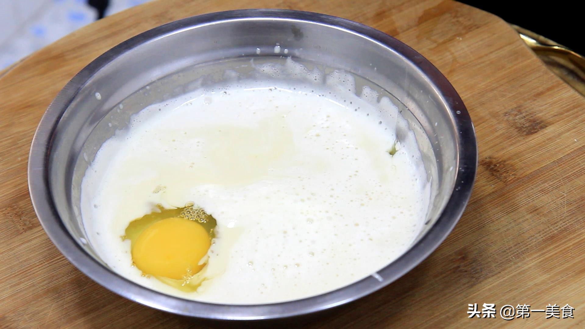 怎样做黄豆豆腐视频教程,怎么做豆腐一斤黄豆出5-10斤豆腐