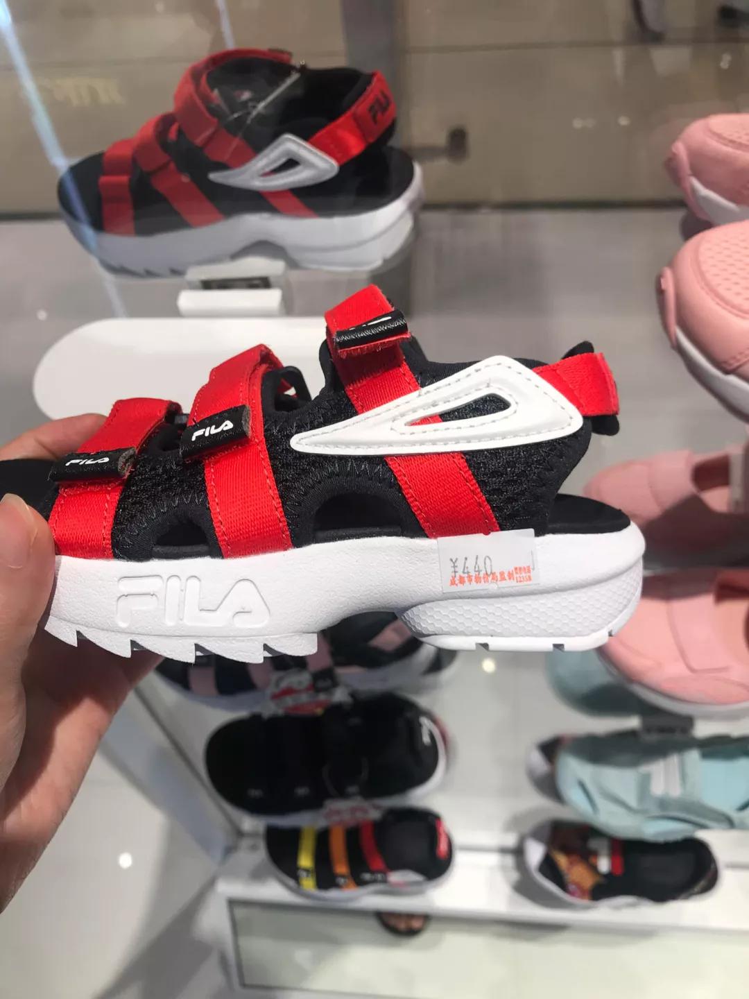 儿童凉鞋软底什么牌子好,儿童凉鞋哪种鞋底舒服