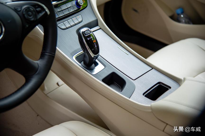 别克新君越的行驶质感怎么样,别克君越尊贵版空间