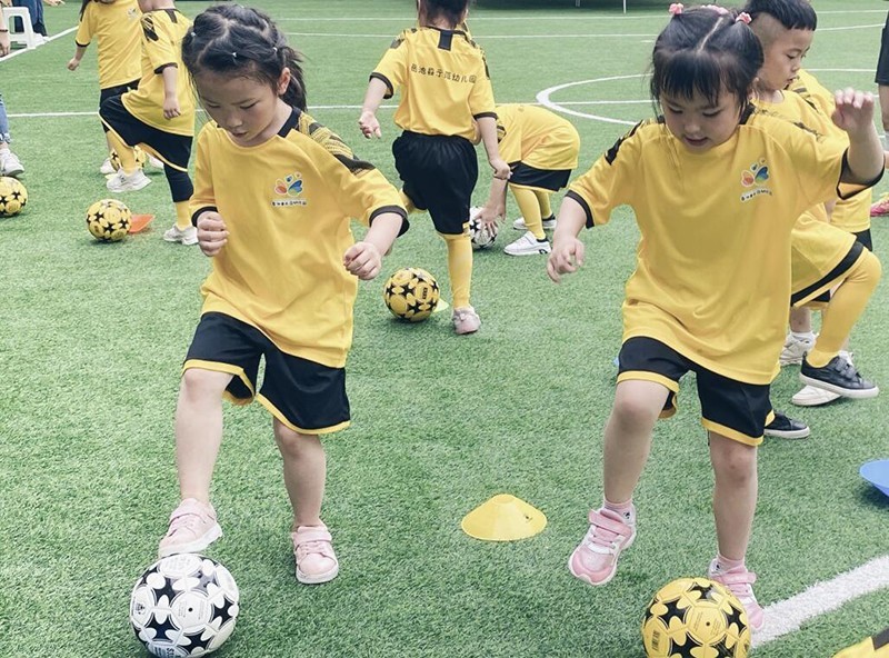 不忘初心笃志前行,不忘初心追逐梦想砥砺前行