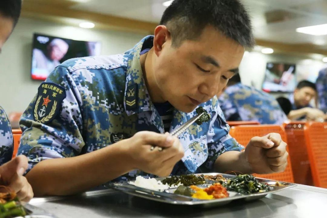 山东号航母的日常,山东号航母伙食大揭秘