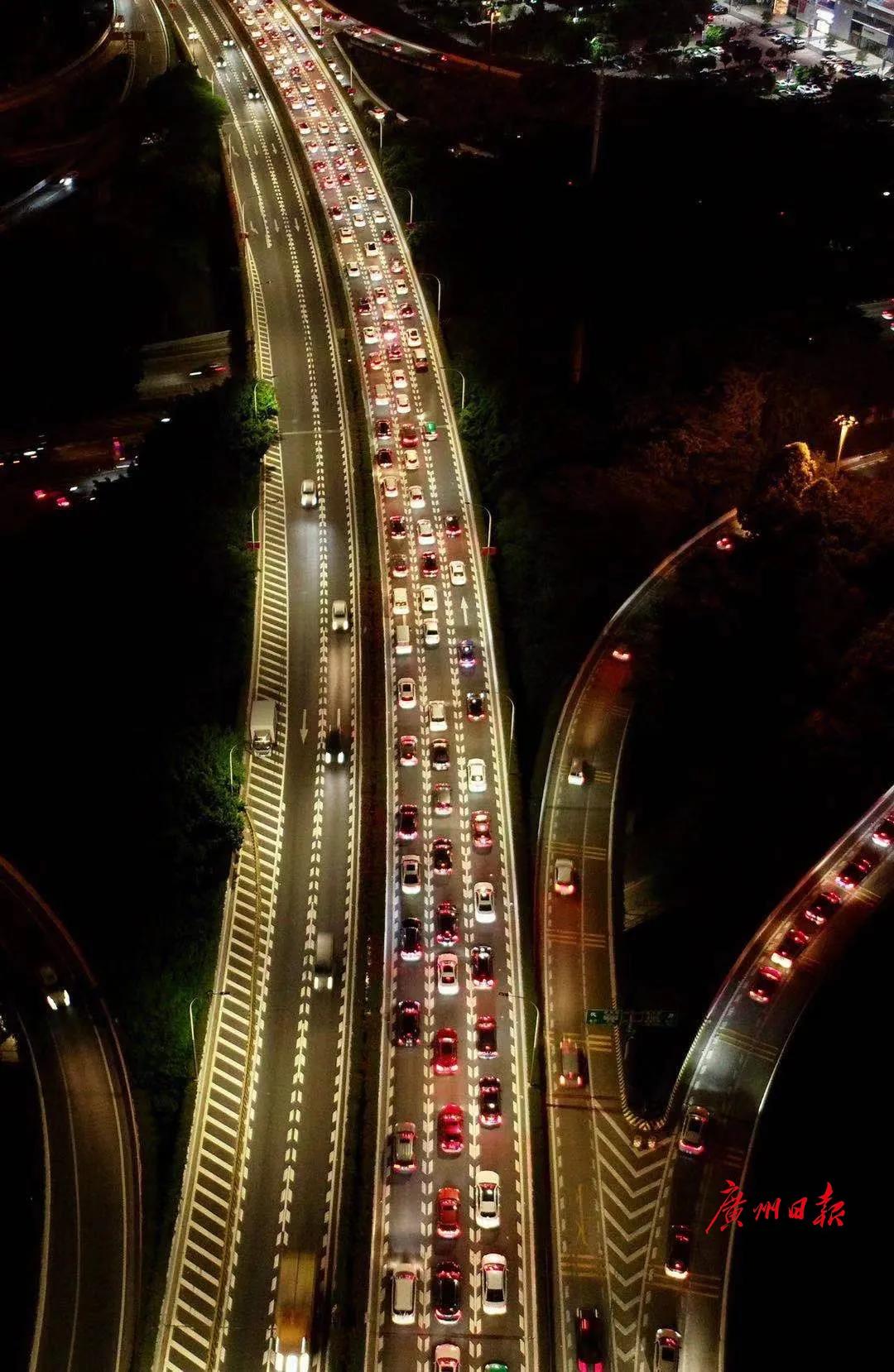 吊桥安全绳断裂,网红吊桥安全绳脱落