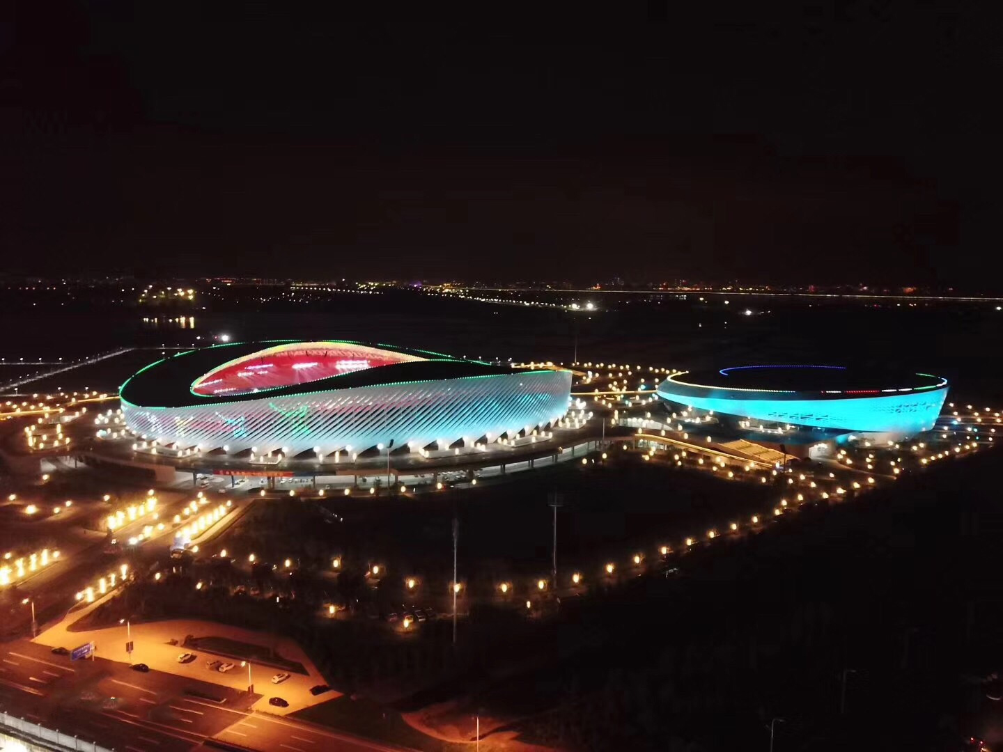 体育中心天价器材,天价体育中心